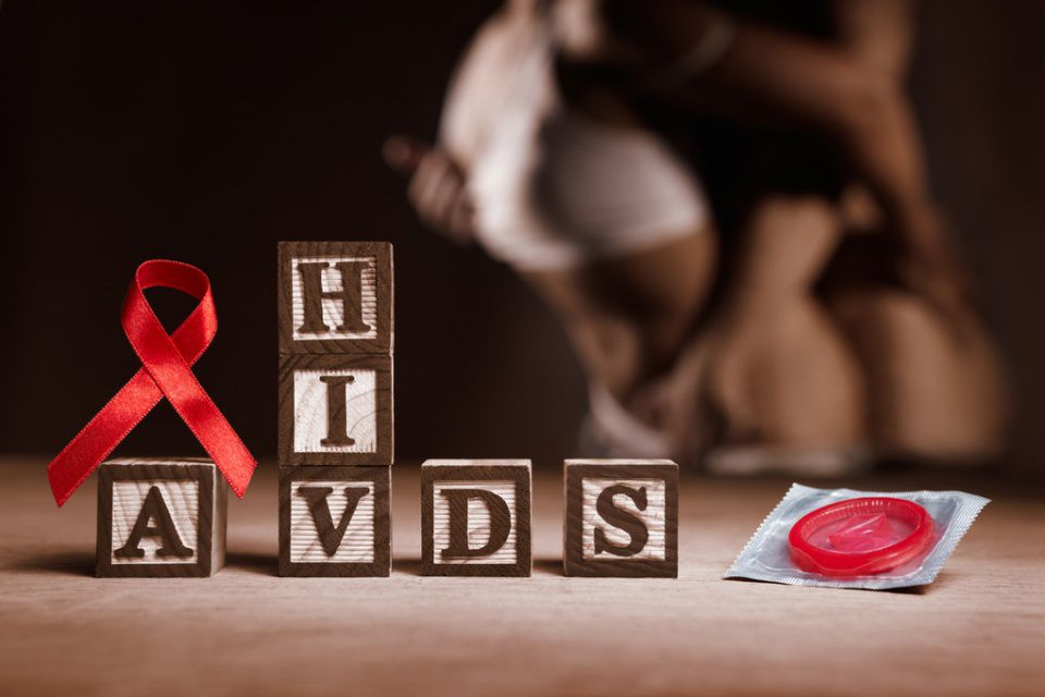 感染艾滋病_感染艾滋病5年症状_感染艾滋病能活多久