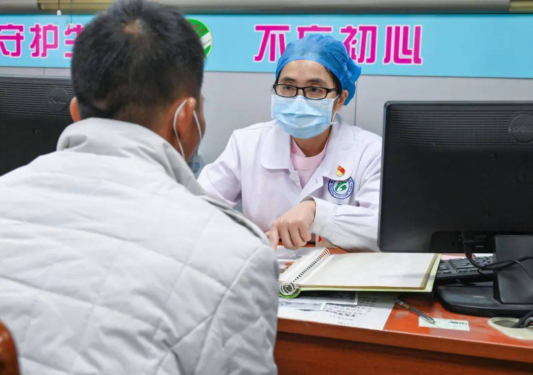 她帮助艾滋病患者破茧成蝶！全国先进工作者戴芬的故事