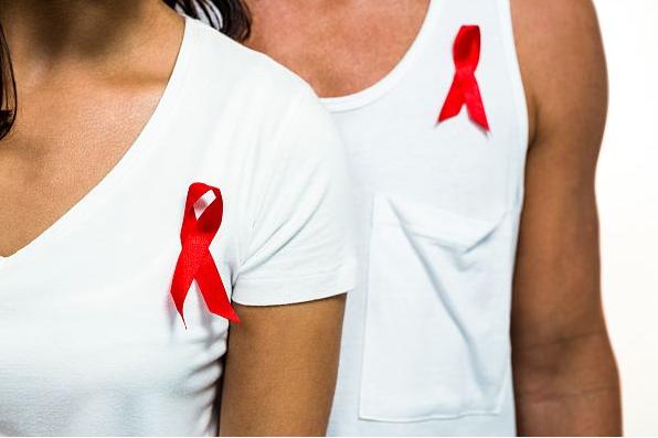 hiv 艾滋群里看到前男友，终于明白自己得艾滋的真相！追悔莫及……