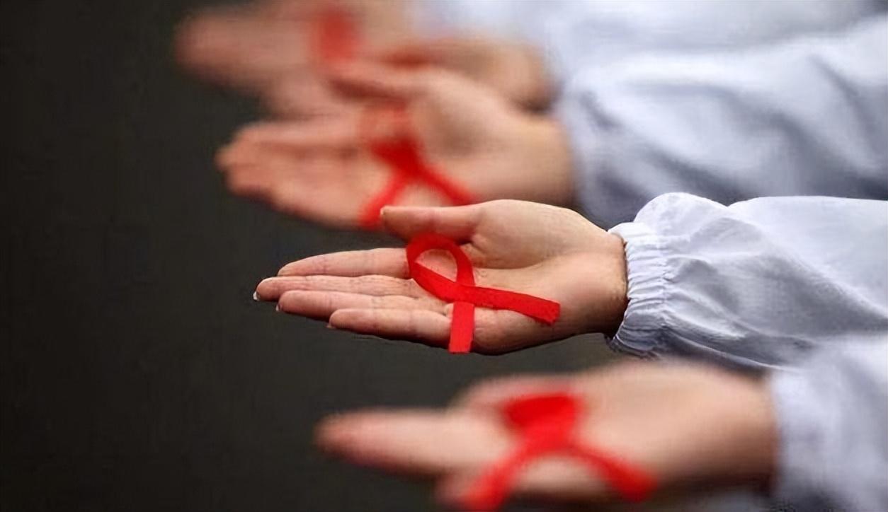 艾滋初期皮肤症状图片_艾滋病初期_艾滋病的初期皮疹特点
